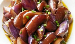 油焖茄子怎么做法视频,家常美味，一学就会的烹饪秘诀